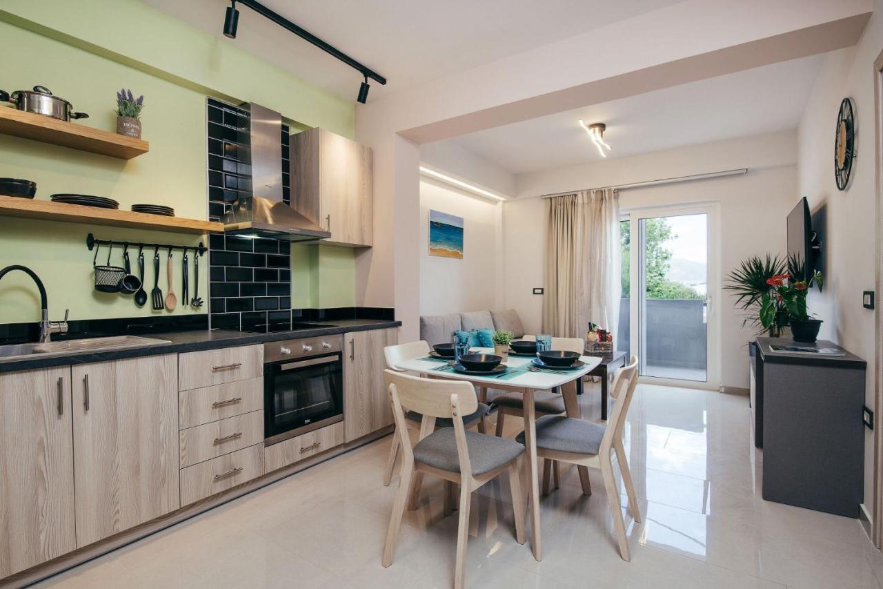Corner45 Apartments In Kalamaki Center, By Zantewize מראה חיצוני תמונה